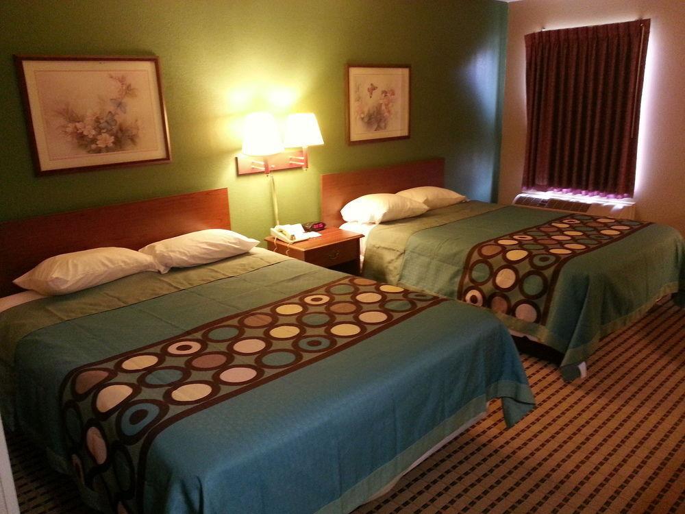 Super 8 by Wyndham Dawsonville Eksteriør billede