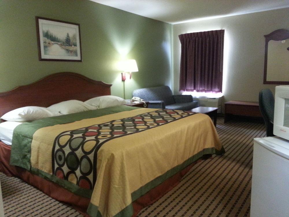 Super 8 by Wyndham Dawsonville Eksteriør billede